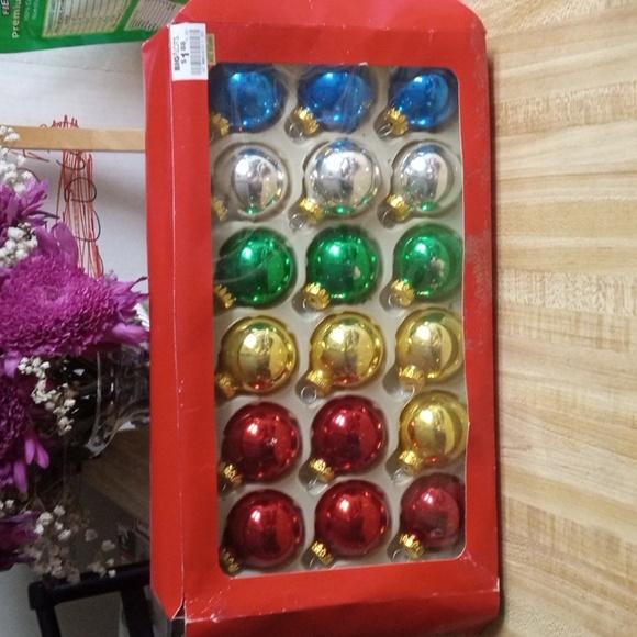 Bin001 18 Vintage Mercury Glass Ornaments - Picture 1 of 8